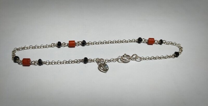 Pulsera de plata y espinelas