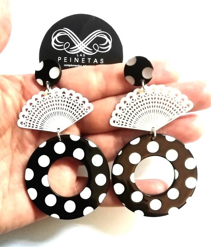 Pendientes de lunares y abanicos