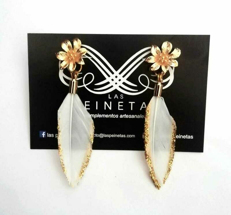 Pendientes plumas
