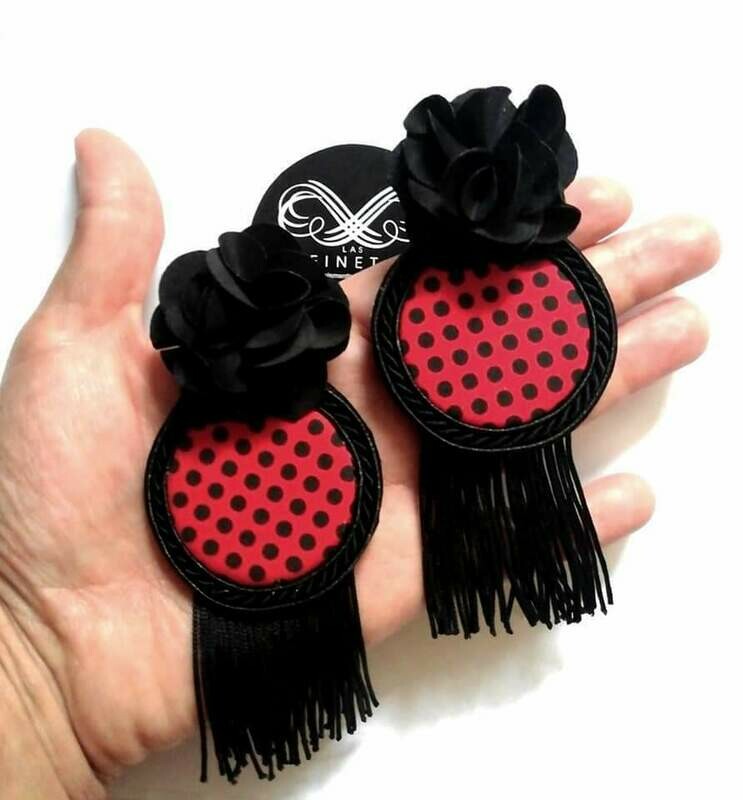 Pendientes lunares y flecos