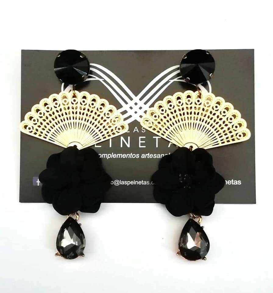 Pendientes abanicos negros
