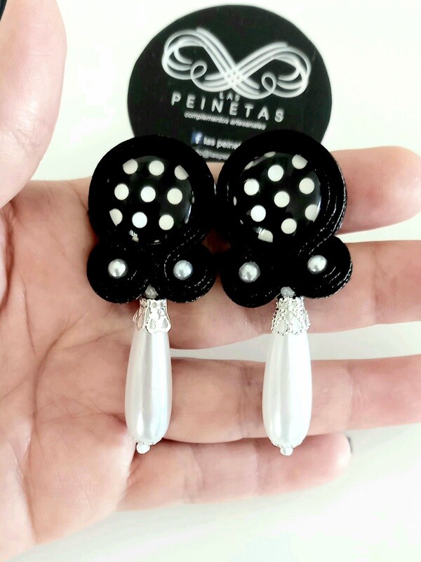 Pendientes elegantes lunares
