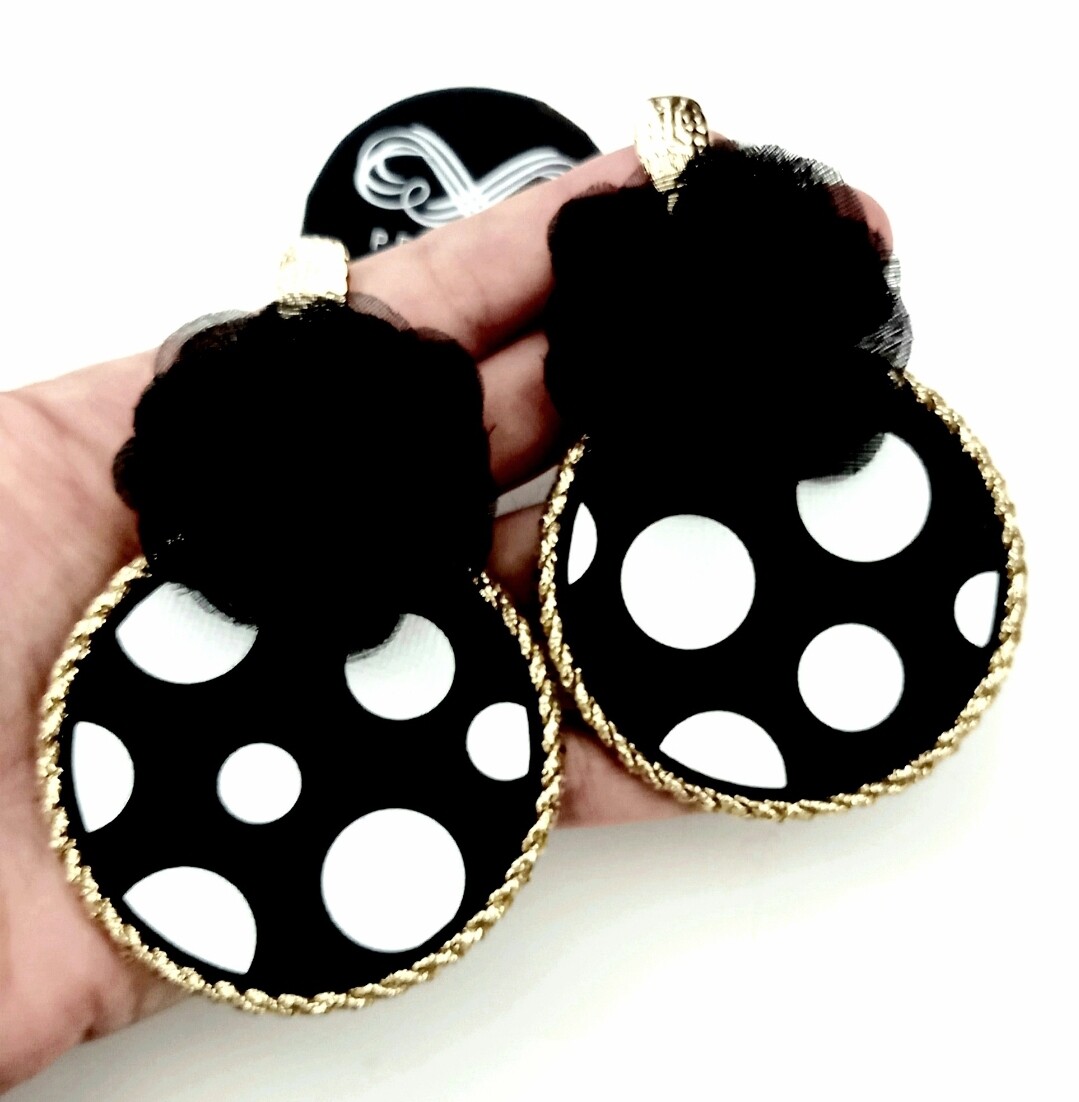 Pendientes elegantes lunares