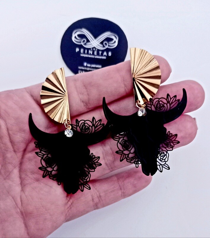 Pendientes artesanales toro