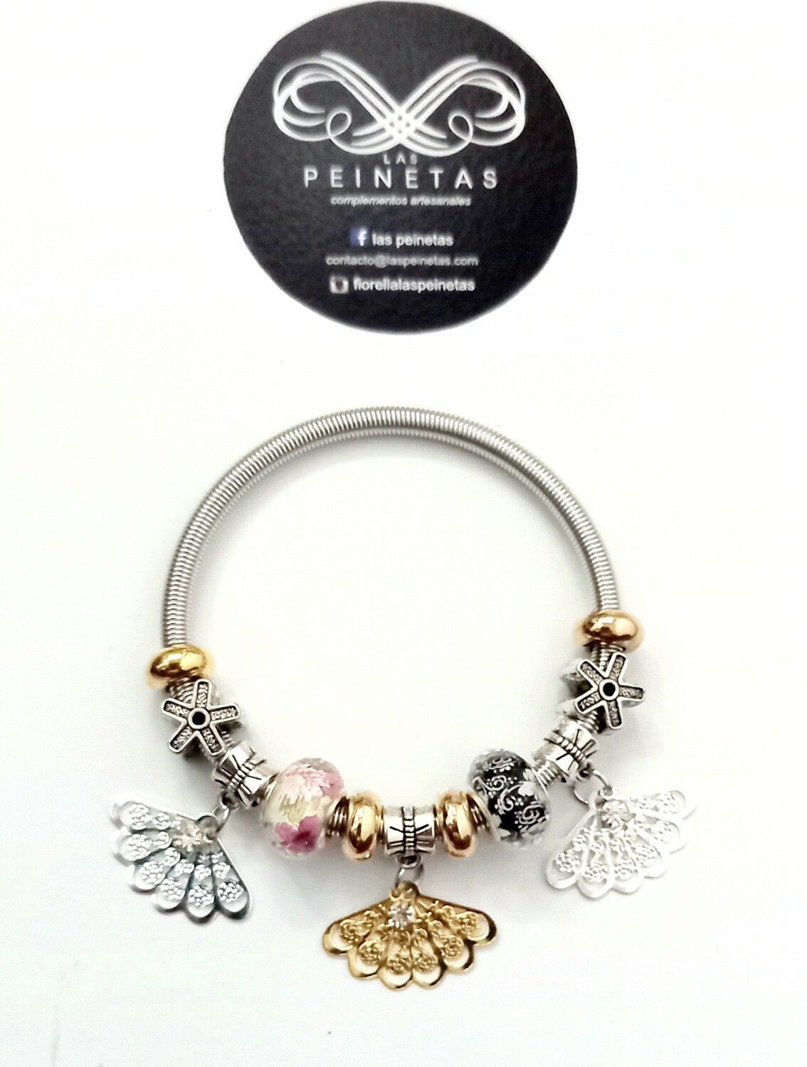 Pulsera elegante con abalorios
