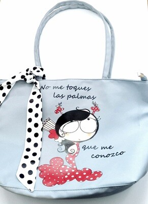 Bolso con pañuelo