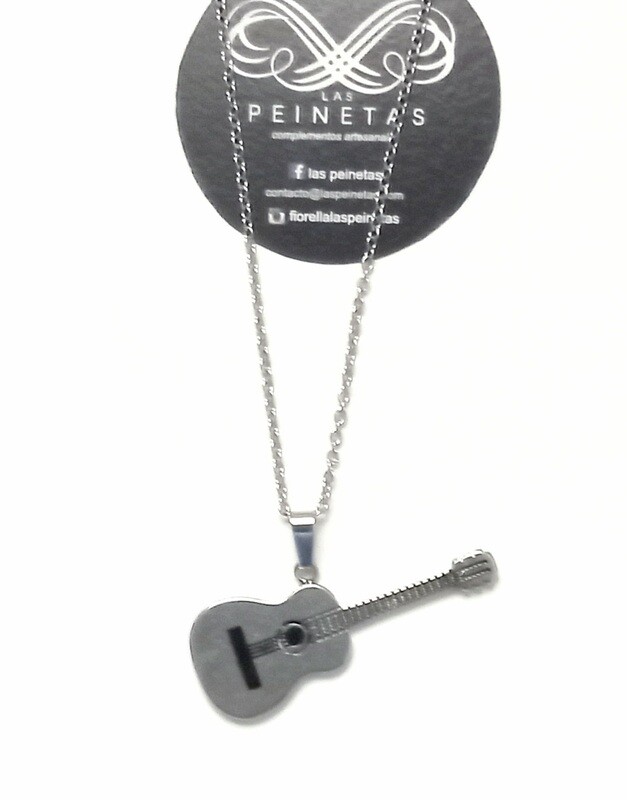 Cadena y colgante guitarra