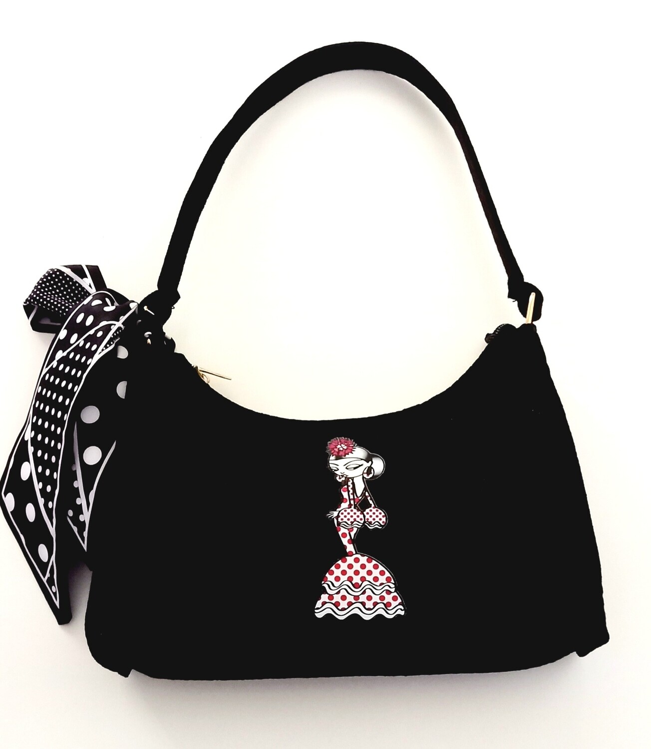 Bolso negro con pañuelo 