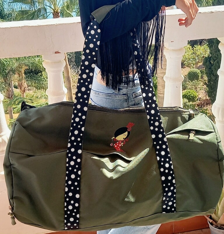 Bolso extra grande para ropa de baile.