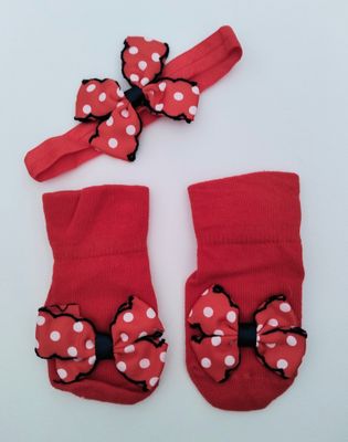 Calcetines y diadema. 0 a 6 M.