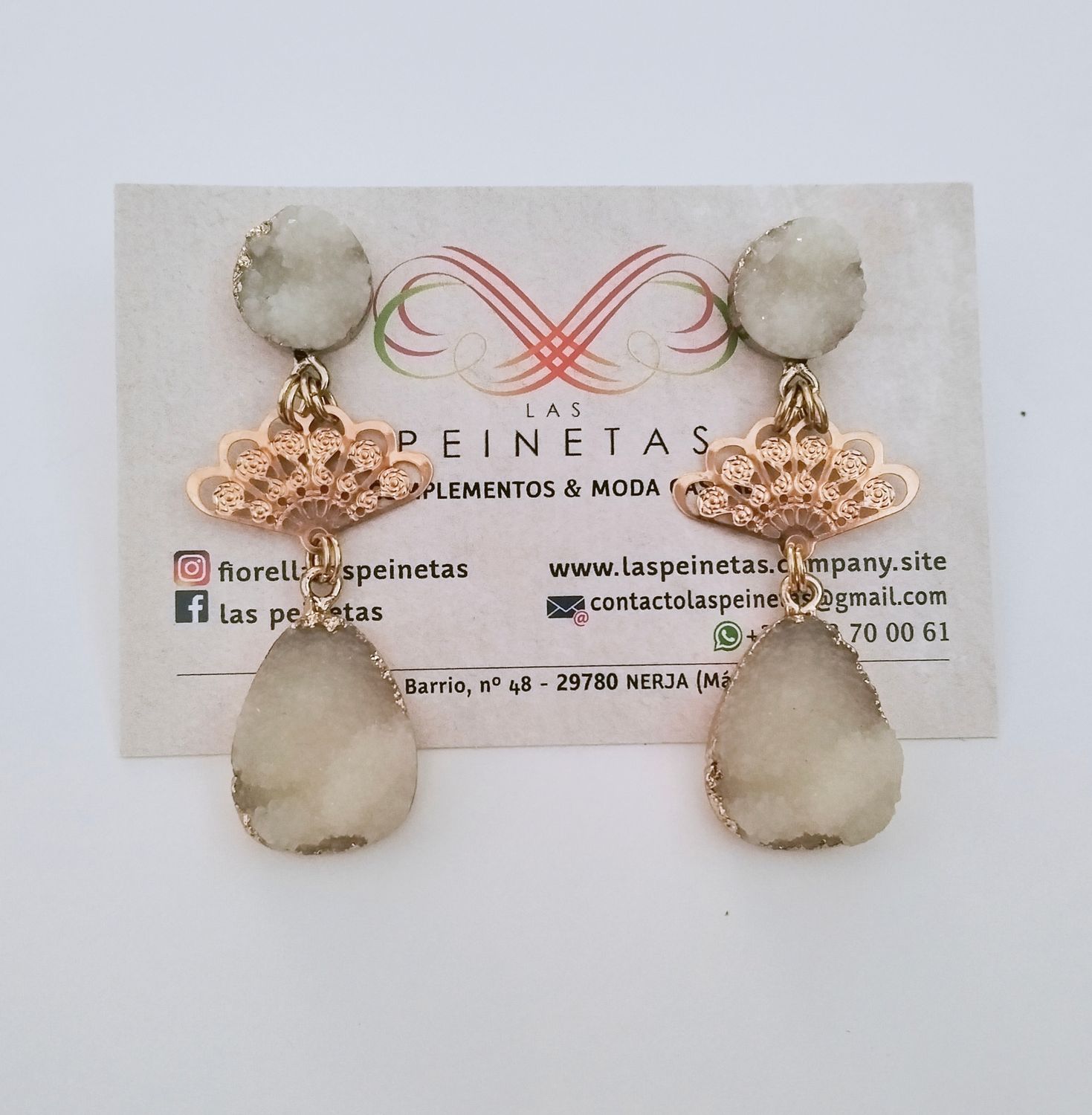 Pendientes druzy blanco roto