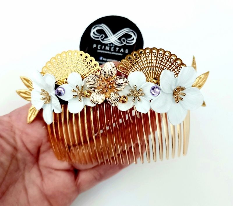 Peina flores negras y doradas 