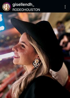 Pendientes negro y dorado 