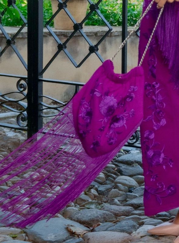 Bolso flecos buganvilla