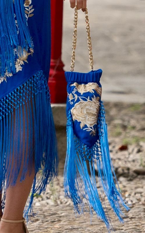 Bolso con bordado beige