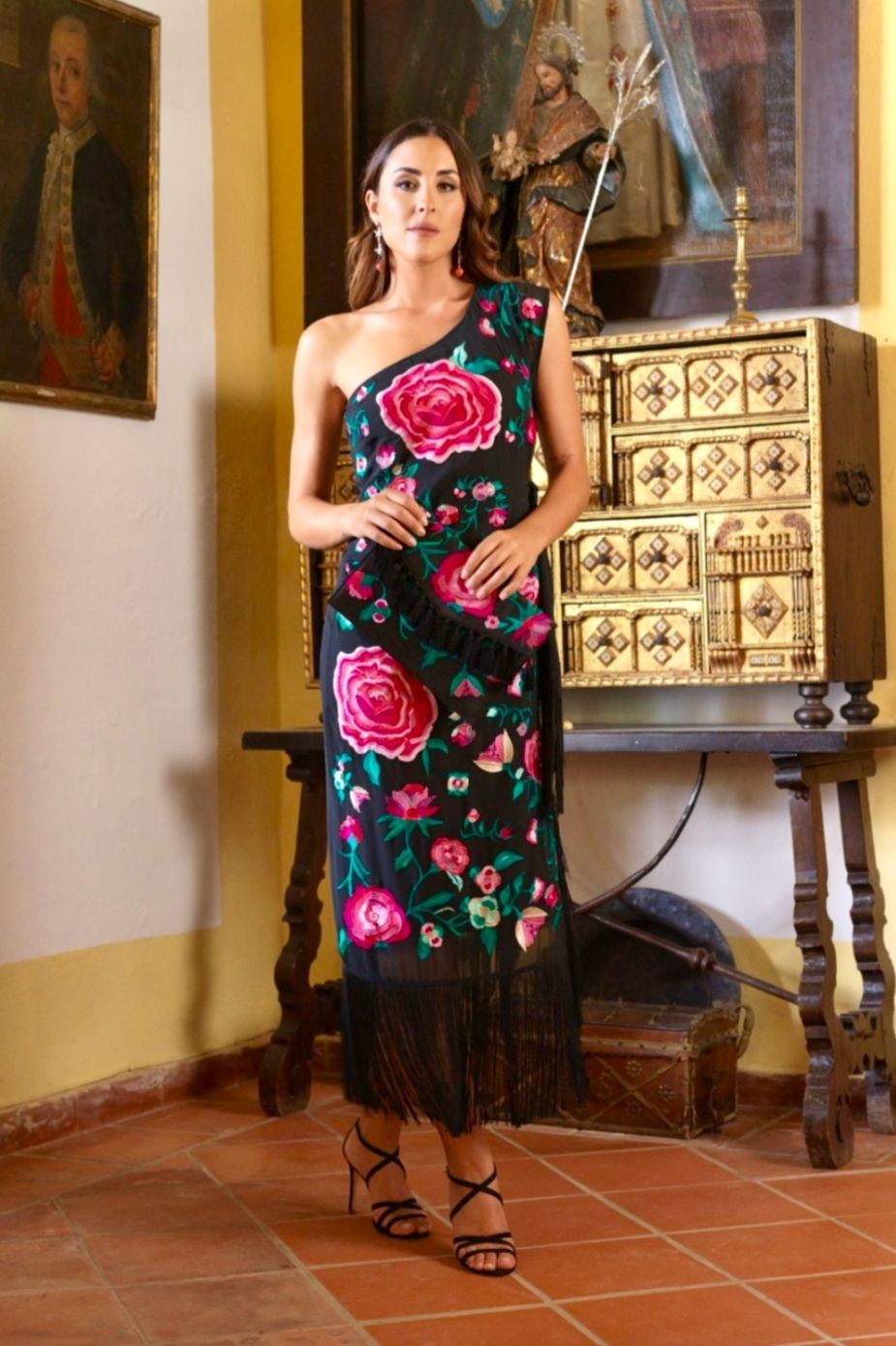 Vestido bordado negro