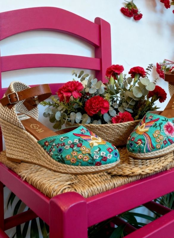 Esparteñas bordadas