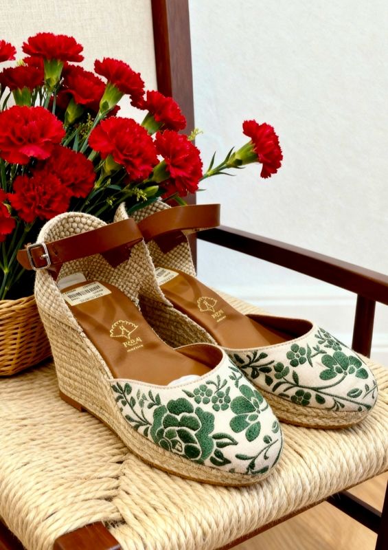 Esparteñas bordadas 