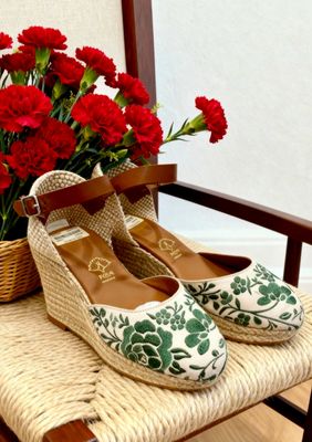 Esparteñas bordadas