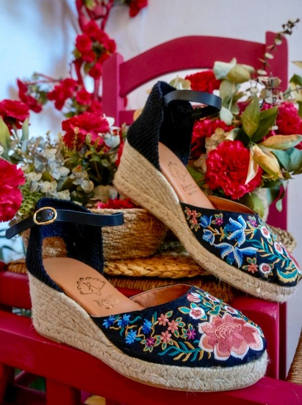 Esparteñas bordadas valle