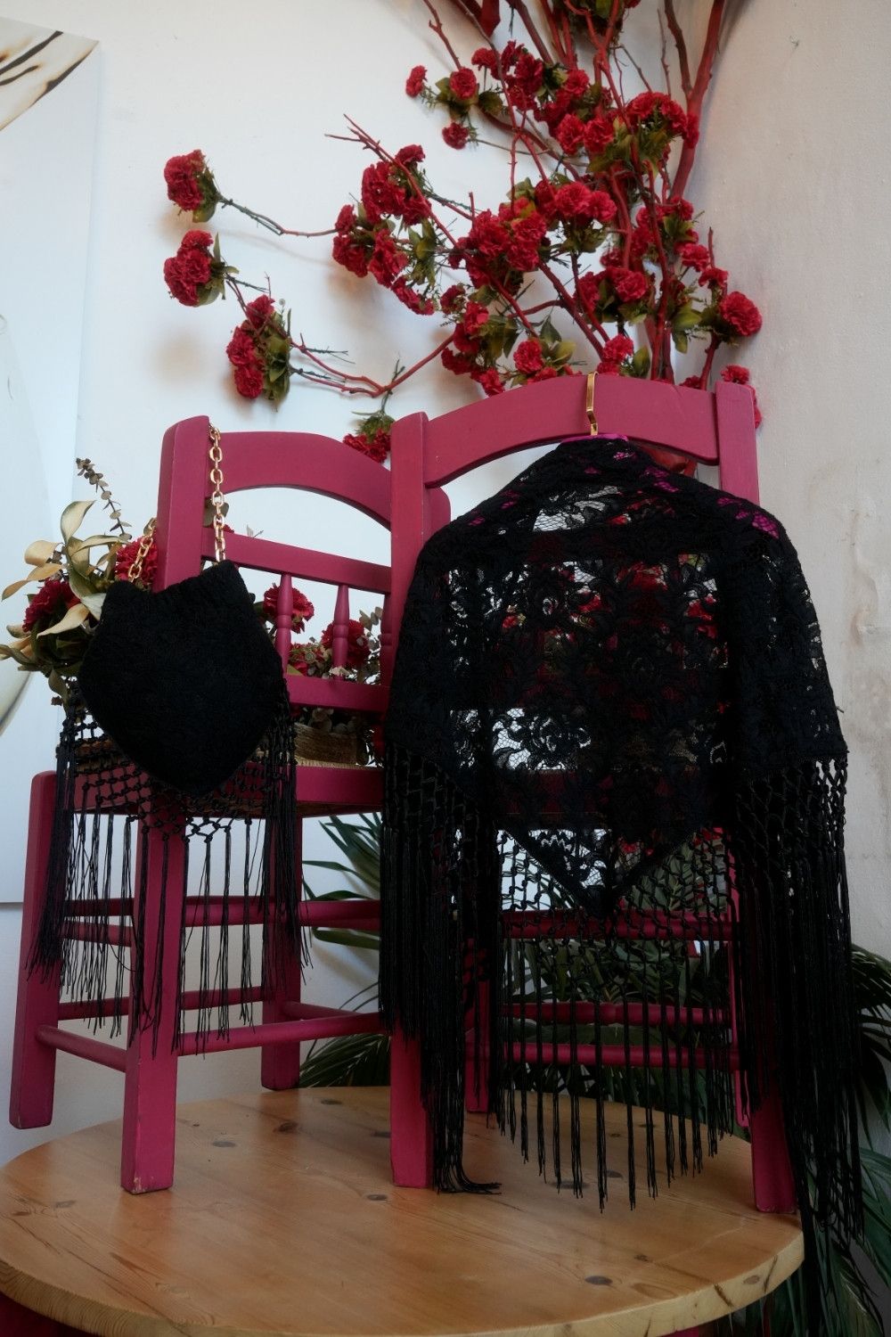 Conjunto mantoncillo y bolso negro