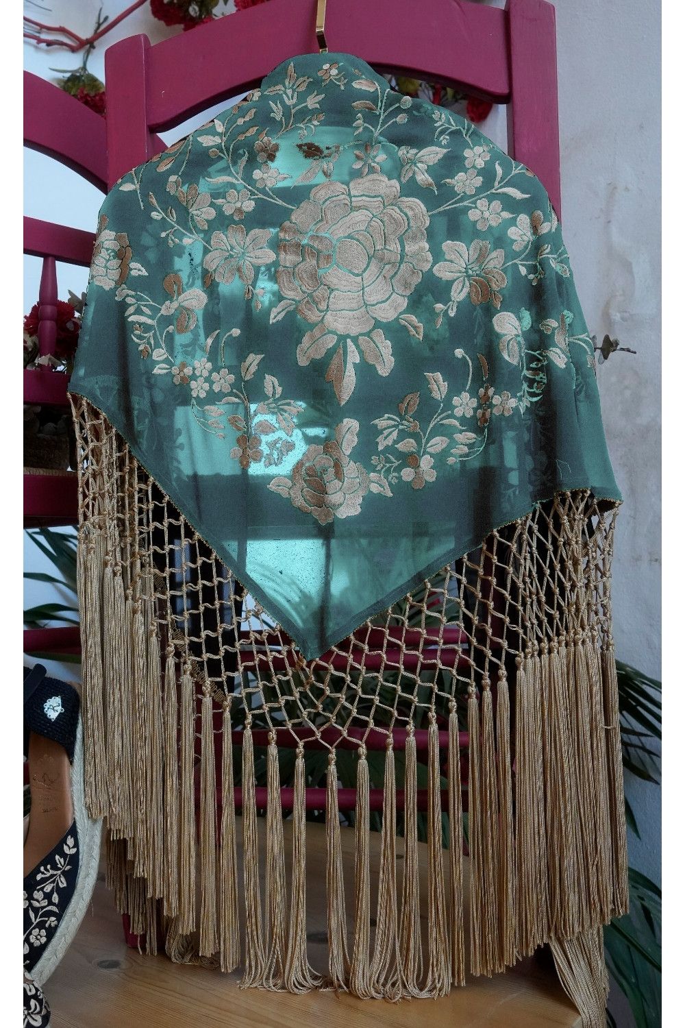 Mantón bordado verde agua. Preventa 