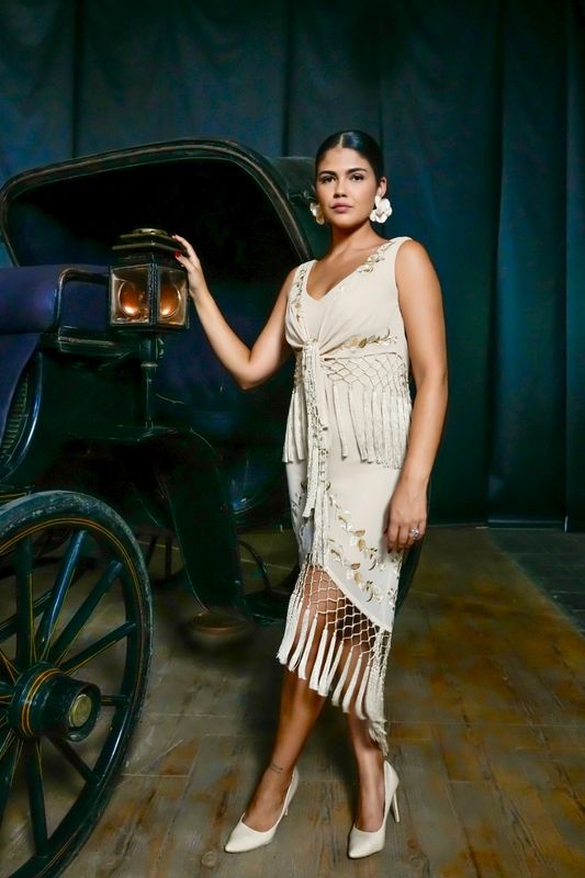 Vestido Soledad beige.