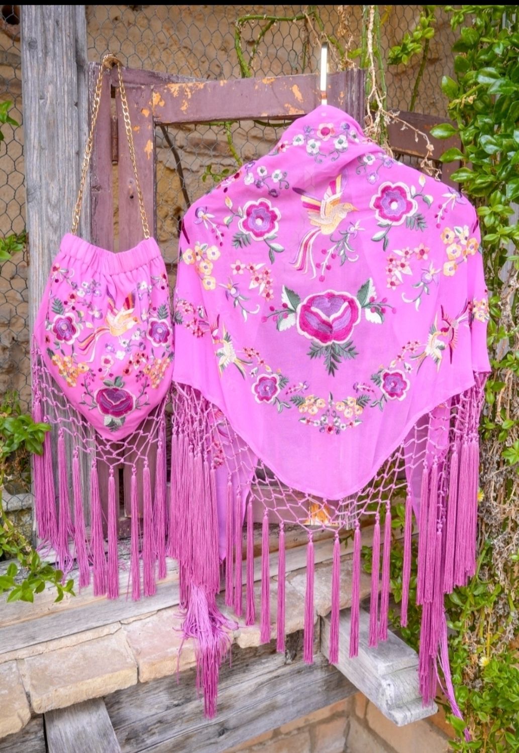 Conjunto bolso + mantón bordado