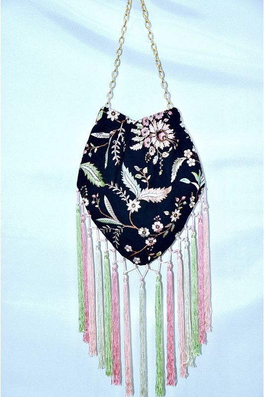 Bolso bordado negro y lentejuelas 