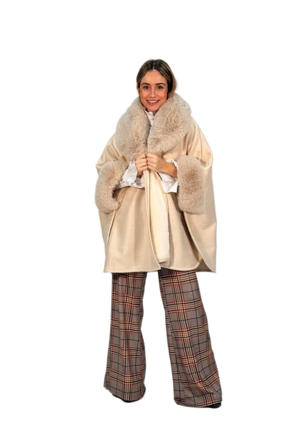 Poncho satinado beige 