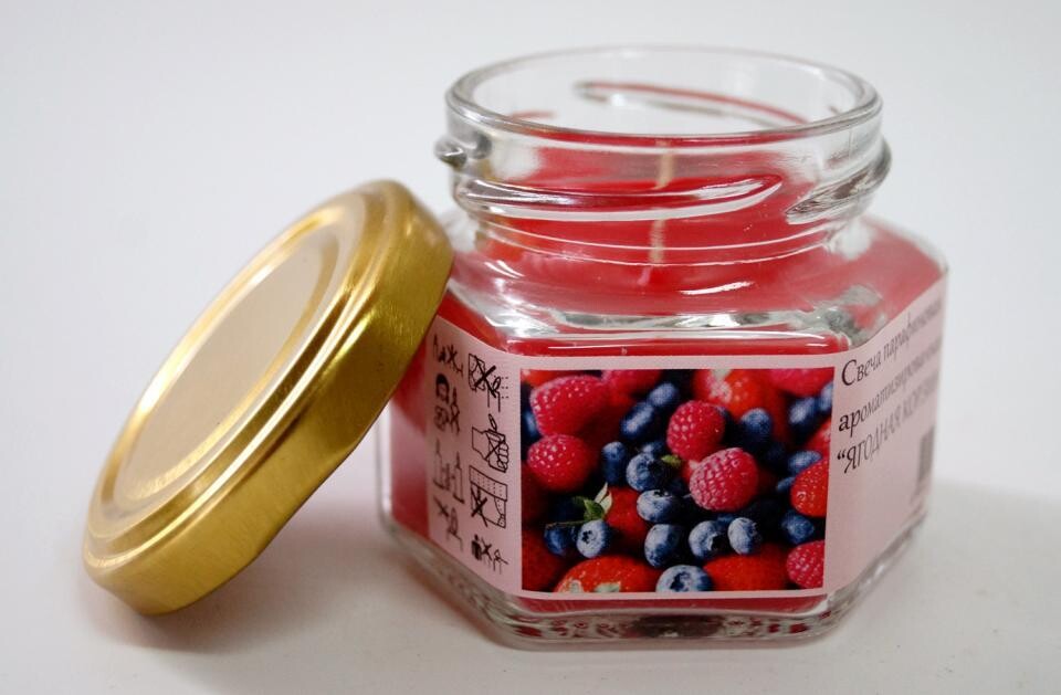Свеча в банке с ароматом ягод 5.5*6.5 см
