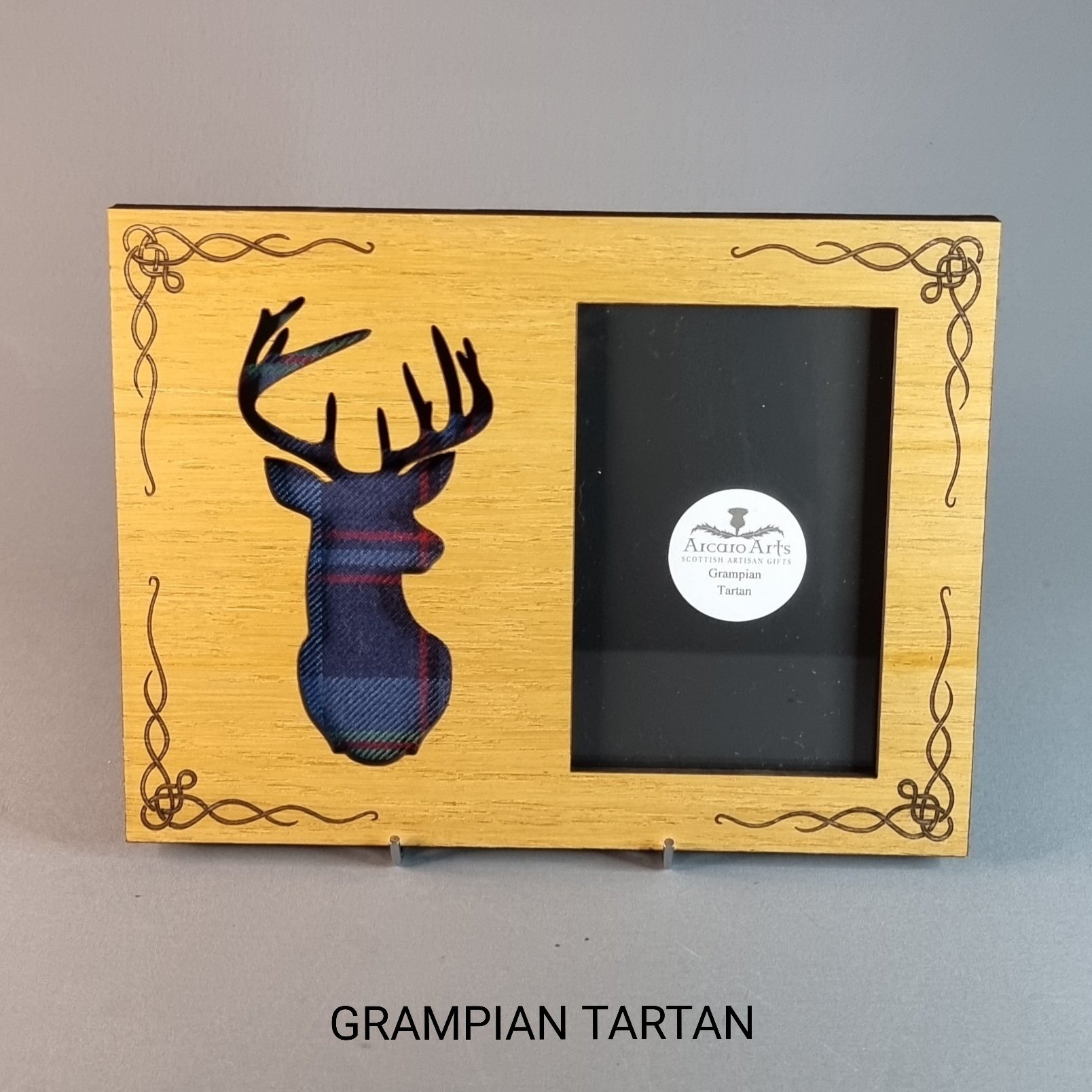 Scottish Stag & Photo Frame with Tartan & Celtic Knot Design (6x4 photo)