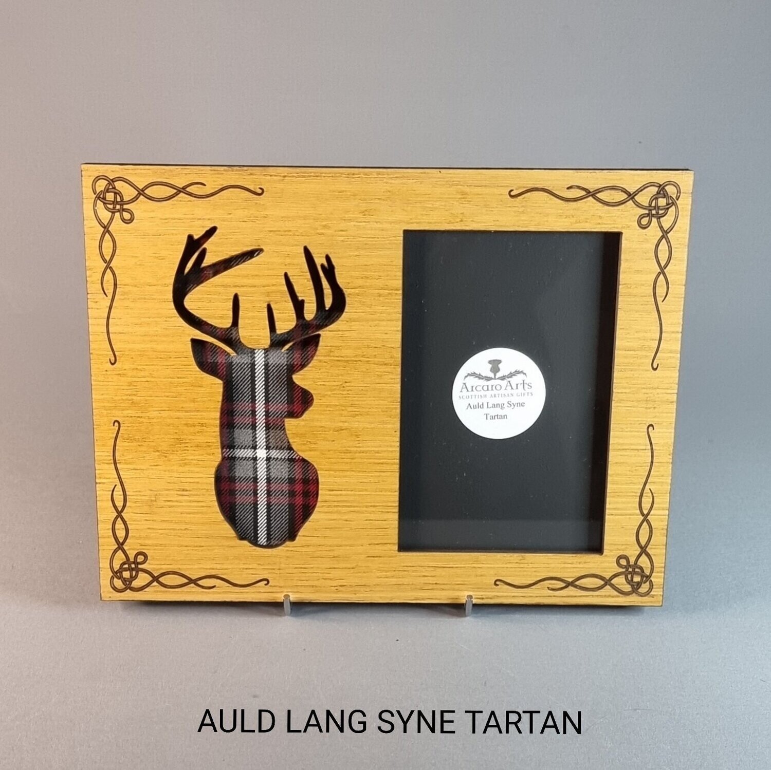Scottish Stag & Photo Frame with Tartan & Celtic Knot Design (6x4 photo)