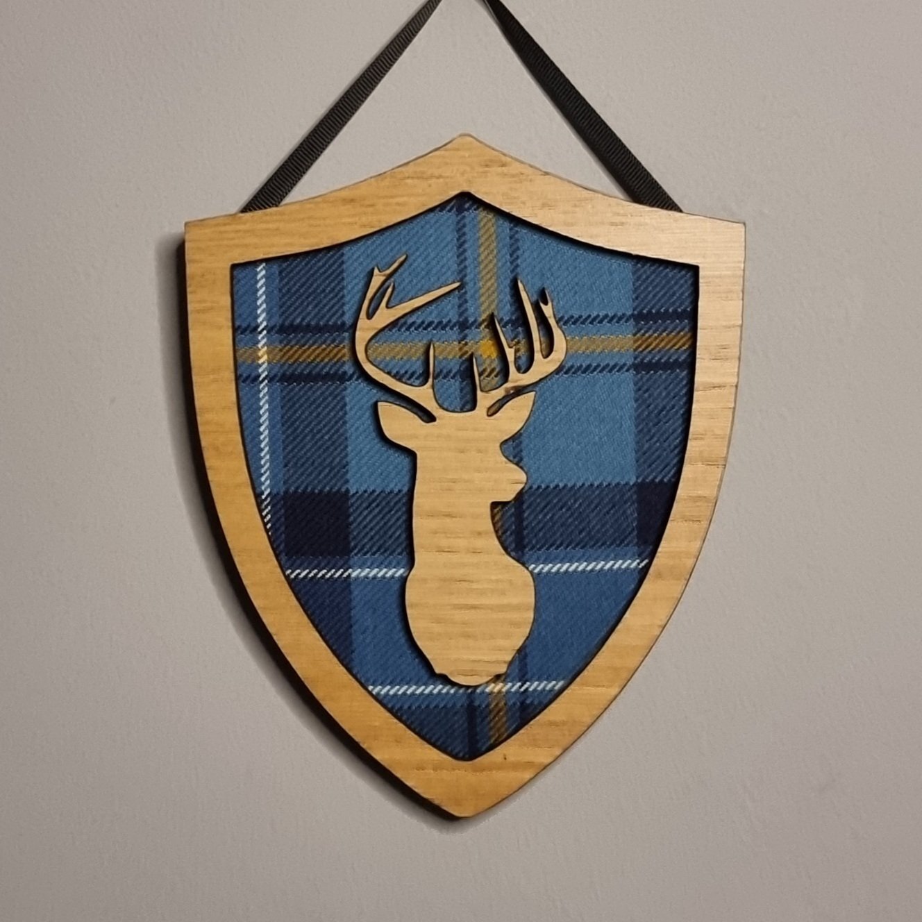 Hanging Shield with Scottish Stag Silhuette