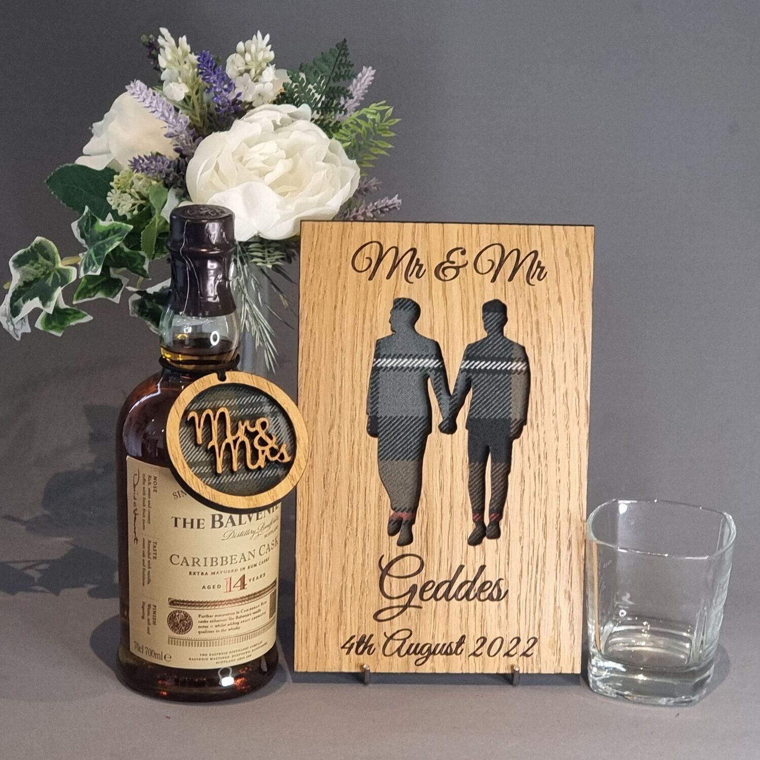 Mr & Mr Wee Scottish Wedding Frame (FREE GIFT TAG) Personalised
