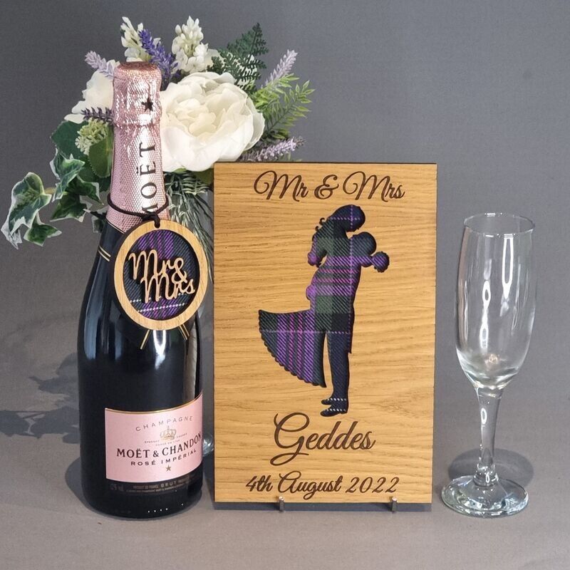 Mr & Mrs Wee Scottish Wedding Frame (FREE GIFT TAG)