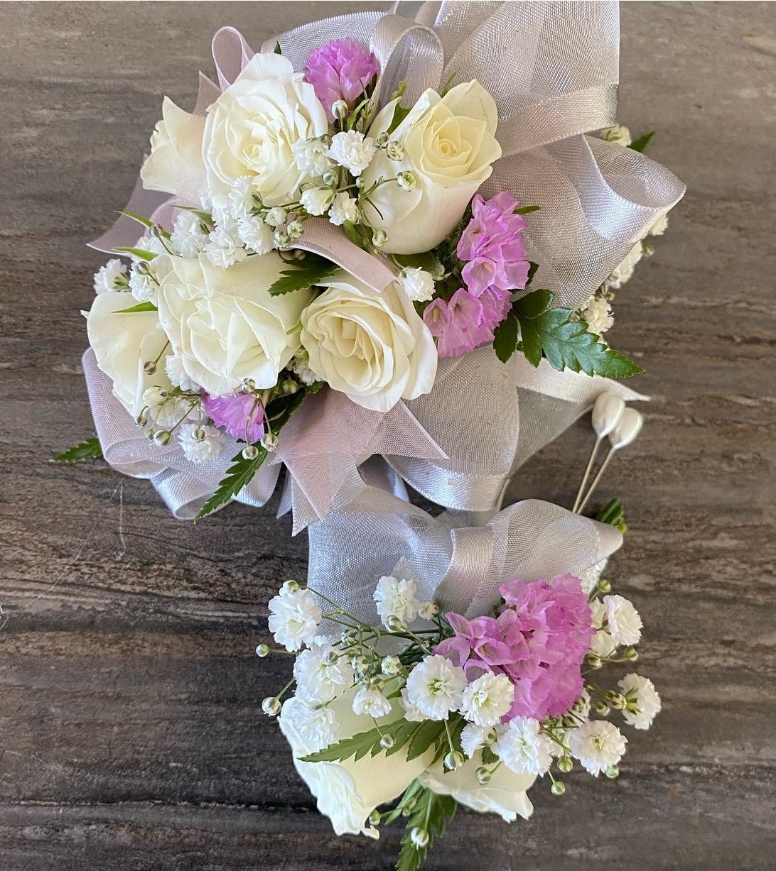 Corsages & Boutonnieres