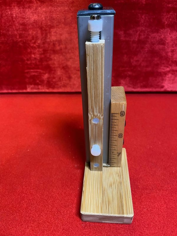 Grand String Height Gauge - English