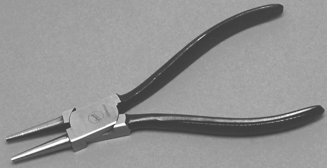 Round Nose Pliers, short jaws. Round Nose Pliers, short jaws.