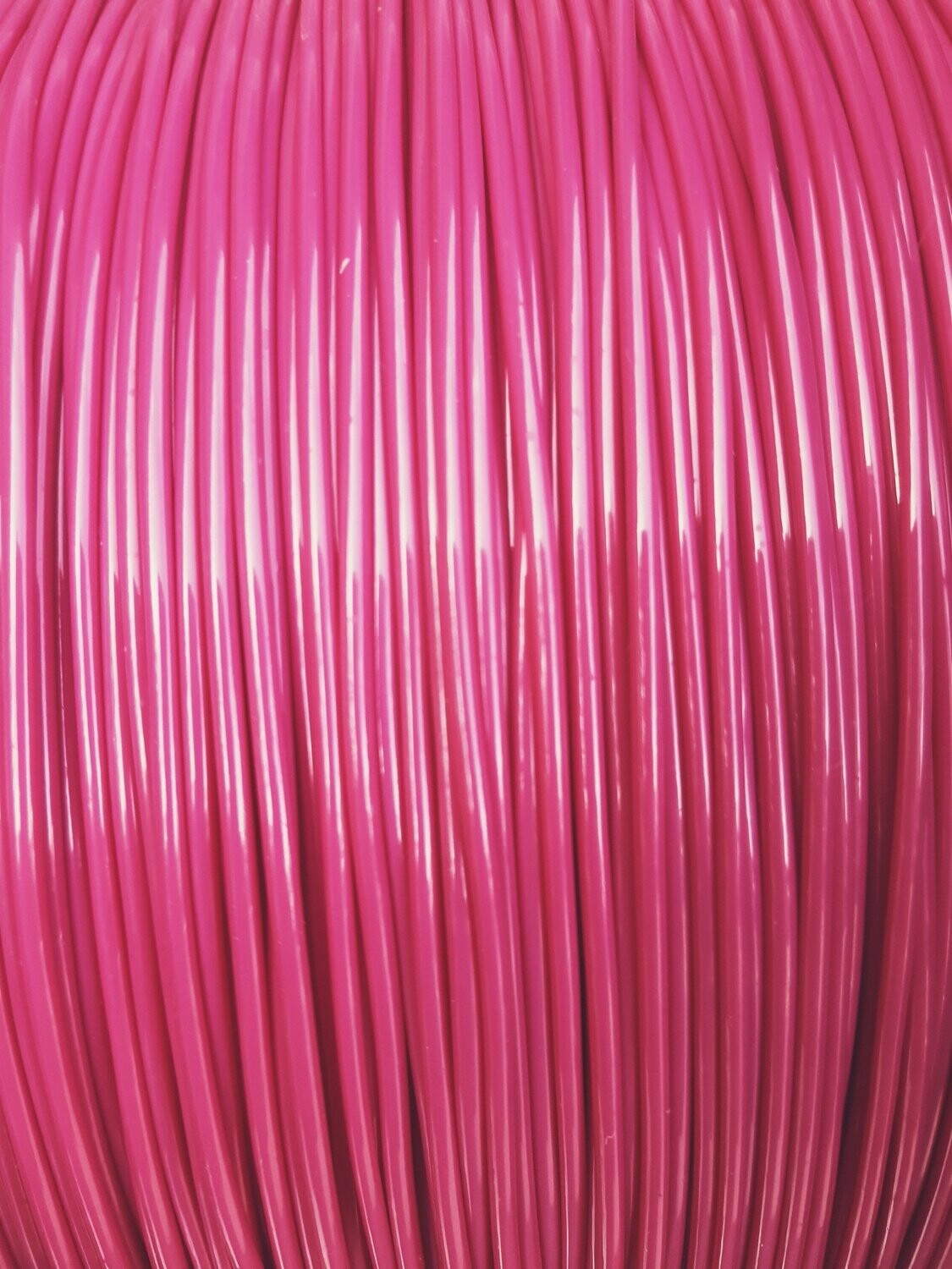 FIL SCOUBIDOU FUCHSIA DE 2mm DE DIAMETRE (environ)