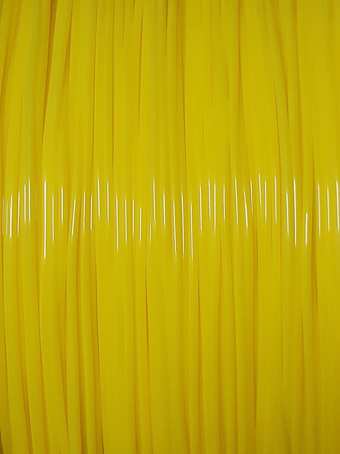 FIL SCOUBIDOU JAUNE FLUO DE 2mm DE DIAMETRE (environ)