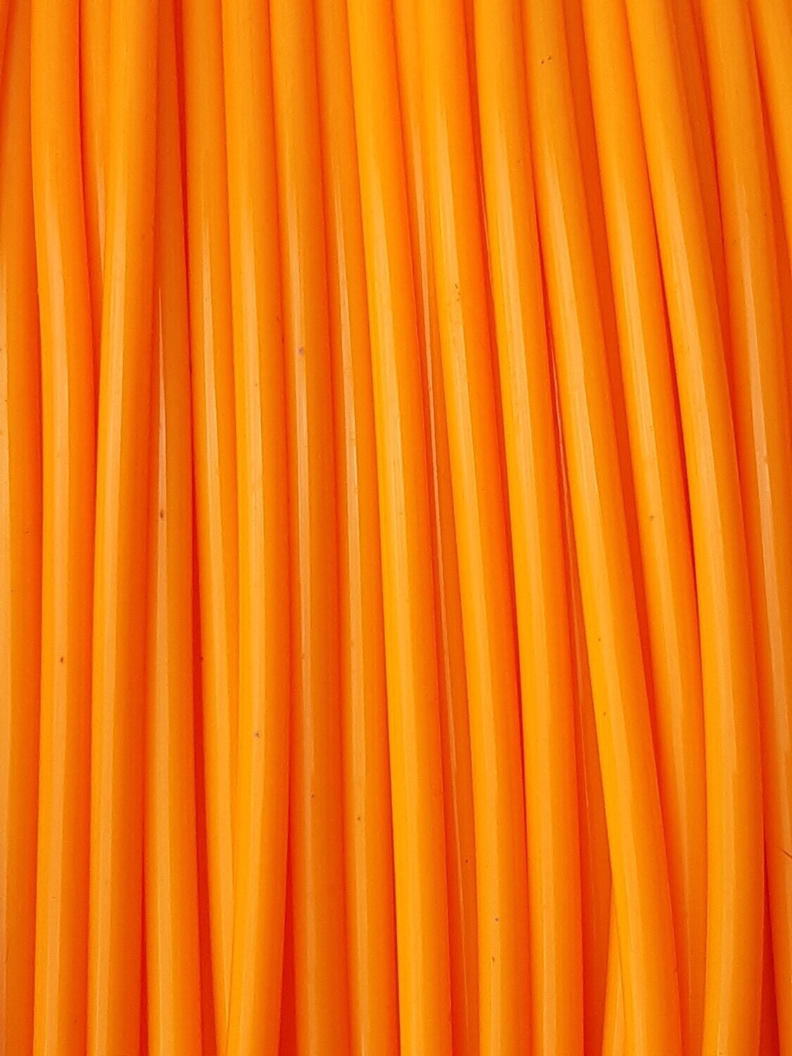 FIL ORANGE FLUO CREUX DE 4mm DE DIAMETRE (environ)