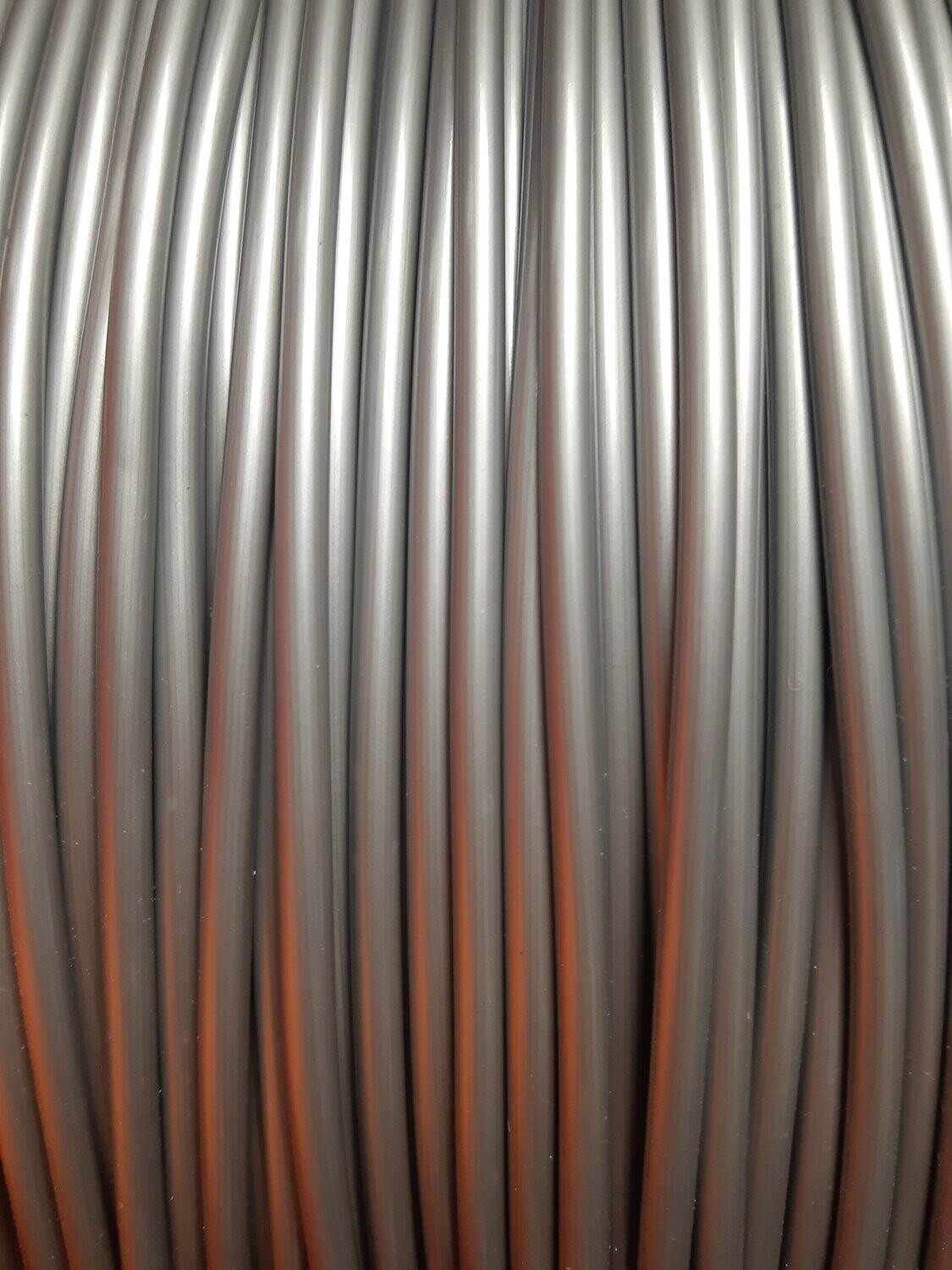 FIL GRIS METAL CREUX DE 4mm DE DIAMETRE (environ)