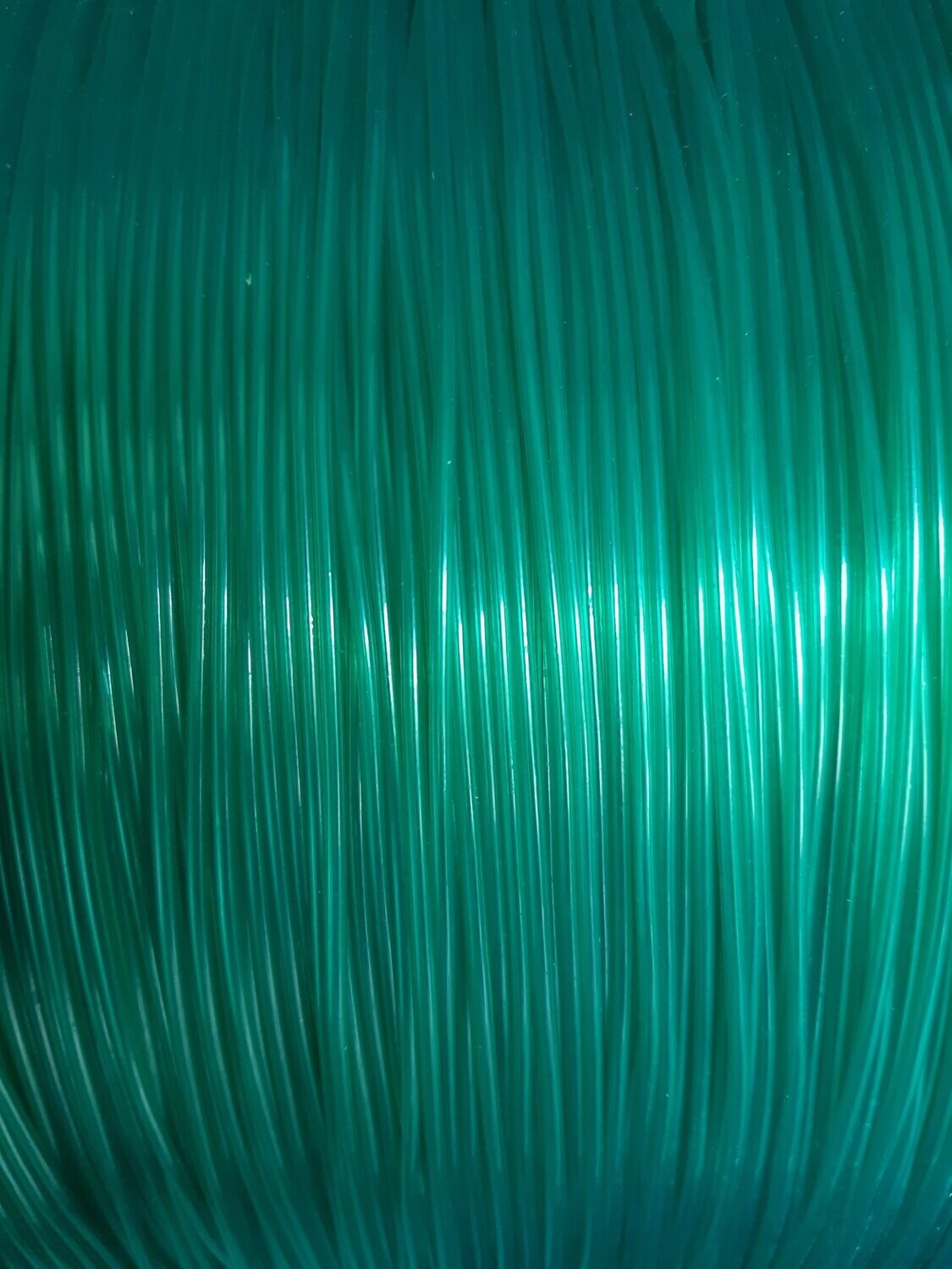 FIL VERT CRISTAL CREUX DE 4mm DE DIAMETRE (environ)