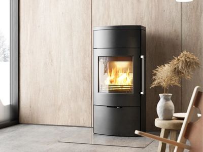 Kaminofen TT80 Stahl Eingebauter Wärmespeicher