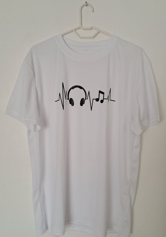 Men's Short Sleeve White T-Shirt with Headphone Print (XL)