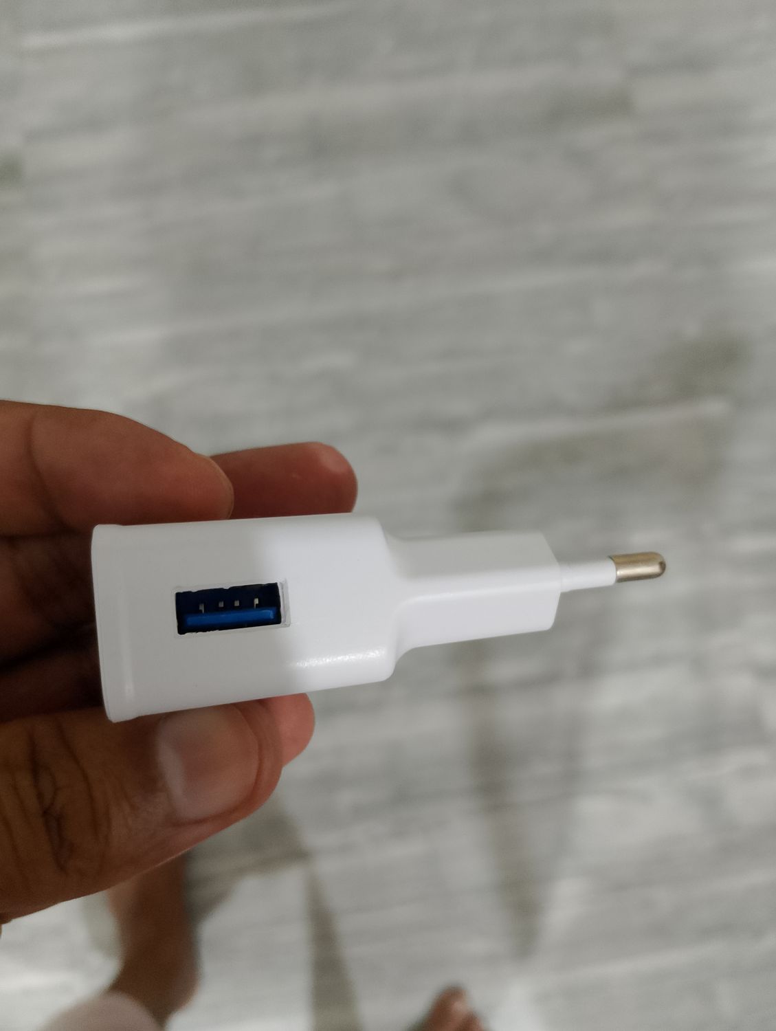 SAMSUNG ORIGINAL CHARGER WITH DATA CABLE. PACKED. WHOLE SALE RATE RS.280/- FOR 100 PIECE ORDER.