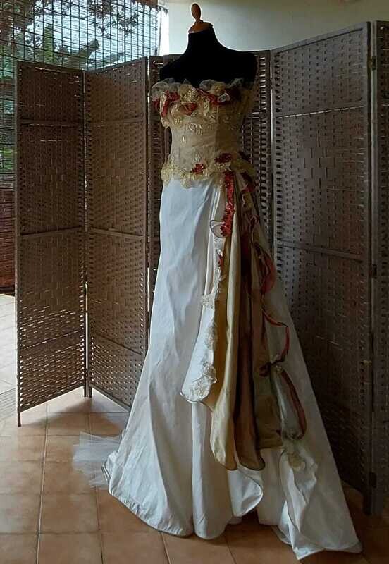 ​JESS 91 : ROBE DE MARIEE EN SOIE SAUVAGE