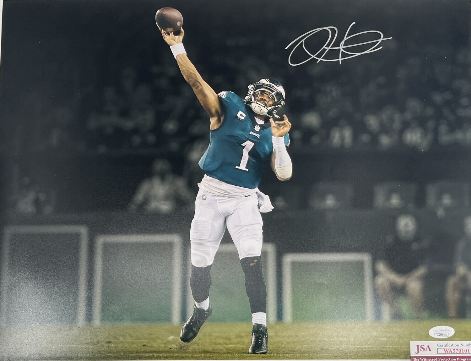 Jalen Hurts Signed Philadelphia Eagles 16x20 Photo (JSA)