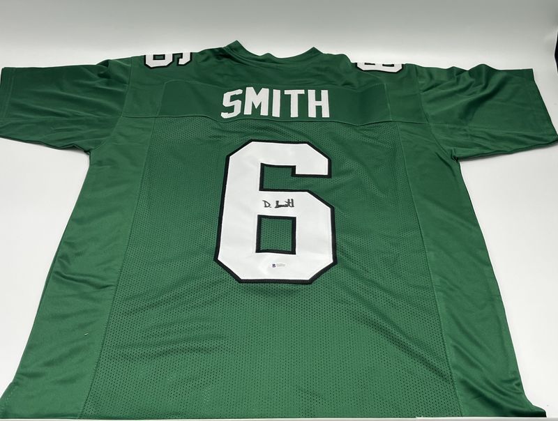 DeVonta Smith Signed Philadelphia Eagles Jersey (Beckett)
